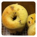 anna822's cooksnap of when they made ライ麦とクランベリーのベーグル.