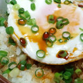 Natsutach's cooksnap of when they made 簡単に目玉焼き丼.