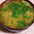 ゆうゆうP's cooksnap of when they made じゃが芋、人参、玉ねぎのかき玉味噌汁.
