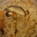 Yansuka's cooksnap of when they made 調味料は3種類　炊飯器で簡単炊き込みご飯.
