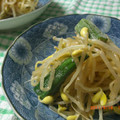 ☆★ミィ★☆'s cooksnap of when they made :：もやしとオクラのネバマヨ醤油：:.