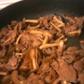 renaママ１１３０'s cooksnap of when they made 牛肉とシメジのにんにくバター醤油.