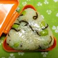 シャンプーハット's cooksnap of when they made 枝豆と塩こんぶで♪彩りおにぎり.