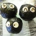 はしもン's cooksnap of when they made キャラ弁　まっくろくろすけおにぎり♪.