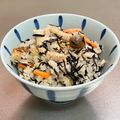 Etsu☆ko's cooksnap of when they made ひじきと生姜の炊き込みご飯.