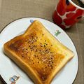 にきけん's cooksnap of when they made トーストにパパっとごま塩～(๑••๑)♬.