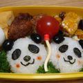 ★☆まりぃ☆★'s cooksnap of when they made 黒豆で簡単♪パンダおにぎり☆キャラ弁☆.