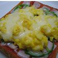 iris1002's cooksnap of when they made パンのヘタでピザトースト.