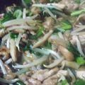 耳子さん's cooksnap of when they made 肉にらもやしの月見丼.