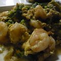 maruru-nn's cooksnap of when they made レタス丸ごと1個☆エビの味噌たま炒め.