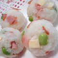 のんびりえりりん's cooksnap of when they made ベーコンとグリーンピースのチーズおにぎり.