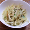 プミッキィ☆'s cooksnap of when they made お魚のソーセージとじゃがいも葱塩昆布炒め.