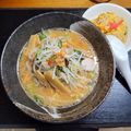 ルチアーノ★★★'s cooksnap of when they made みそラーメンに余り野菜を炒めてブチこみ♨.