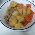 ★Rascal★'s cooksnap of when they made 定番肉じゃが！切って煮るだけ☆.