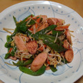 おけいはん０９１３'s cooksnap of when they made もやしと大葉とお魚ソーセージの炒め物.