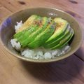 ★じん★'s cooksnap of when they made 簡単でウマ！アボカドバタ醤油丼.