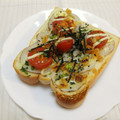 pitachan1's cooksnap of when they made レンコンとトマトの和風トースト.