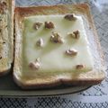 sweethazu's cooksnap of when they made くるみチーズトースト☆.
