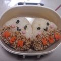 ‐漣くンMAMA‐'s cooksnap of when they made キャラ弁＊簡単♪仲良し栗ちゃんおにぎり♡.