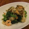 ましゅ８３'s cooksnap of when they made えびとホタテのバジルソース炒め.