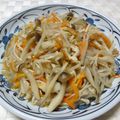 うまうま・らぶ's cooksnap of when they made 生姜が美味しい☆もやしときのこ煮.