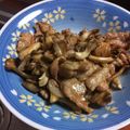 ちびちび28's cooksnap of when they made 豚肉とまいたけのポン酢炒め.