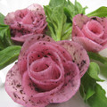 みそじーさん's cooksnap of when they made 大根おやつ　甘いゆかり漬け　薔薇風に彩り.