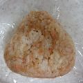 しろたっち's cooksnap of when they made 醤油とゴマ油のたれで*鮭フレおにぎり♥！.