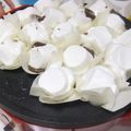 あきとｍａｍａ's cooksnap of when they made たこ焼きプレートで、マシュマロ餃子♪.