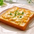 さとみわ's cooksnap of when they made サケマヨコーンのトースト.