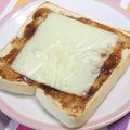 chokomi513's cooksnap of when they made ソースマヨチーズトースト.