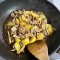 さつきのママ♪'s cooksnap of when they made 超速*豚こまとジャガイモの甘辛いため.