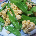 yuri＠まま's cooksnap of when they made 簡単☆さやえんどう（絹さや）の卵とじ.