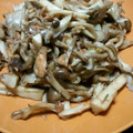 のりねぇねぇ's cooksnap of when they made **きのことツナのガーリック炒め**.