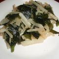 himadek's cooksnap of when they made 細切り大根とワカメのショウガ炒め.