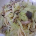 uthiyamada's cooksnap of when they made 春キャベツと舞茸の塩昆布パスタ.