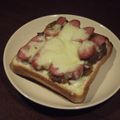 Ｐ子ママ's cooksnap of when they made 余ったカレーで☆カレーチーズトースト.