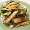 Fire-King's cooksnap of when they made 蒸し鶏ときゅうりのごまだれサラダ.