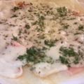 ともじゅんじゅん's cooksnap of when they made 簡単☆春巻きの皮で薄焼きピザ.