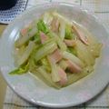 まーくんのおくさん's cooksnap of when they made 白菜と✿魚肉ソーセージの✿シンプル✿炒め.
