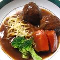 ３びきの子ぶたのまま's cooksnap of when they made シチューの素使用♪簡単煮込みハンバーグ.