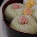 Hoink's cooksnap of when they made かまぼこローズのおにぎり.