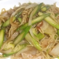 きらり流れ星's cooksnap of when they made アスパラと新玉ねぎの塩系焼きそば.