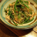 123ママ's cooksnap of when they made 低カロリー♪糸コンと鮭の柚子胡椒炒め.