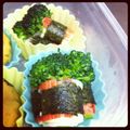 にゃんこポーズ's cooksnap of when they made ブロッコリーのかにかまチーズ巻きキャラ弁.