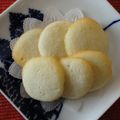 りょうべぇ's cooksnap of when they made 卵白1個だけ余ったら作るラングドシャ.