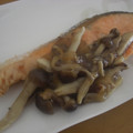 ラビリンス♪'s cooksnap of when they made 鮭のソテー●。たっぷりきのこソース。●.