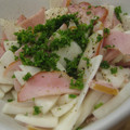 たべたいち's cooksnap of when they made レンジで簡単かぶとハムのバター炒め.