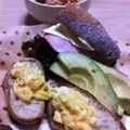 あい葉's cooksnap of when they made 卵とアボガドでつくる「ブルスケッタ」.