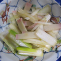 さえちん７'s cooksnap of when they made 長ねぎとかまぼこのごま油あえ.